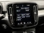 Volvo XC40 1.5 T2 Momentum Sport Automaat (APPLE CARPLAY, GROOT NAVI, STUUR/STOELVERWARMING, CAMERA, SPORTSTOELEN, KEYLESS, ELEK ACHTERKLEP, NIEUWSTAAT)