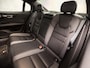 Volvo S60 2.0 T4 R-Design 190Pk Automaat (APPLE CARPLAY, GROOT NAVI, MEMORY SEATS, CAMERA, LEDER, SPORTSTOELEN, GETINT GLAS, PARKEERSENSOREN, NIEUWSTAAT)