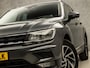 Volkswagen Tiguan 1.4 TSI Sportline (APPLE CARPLAY, GROOT NAVI, CLIMATE, STOELVERWARMING, ADAPTIVE CRUISE, SPORTSTOELEN, TREKHAAK, PARKEERSENSOREN, NIEUWSTAAT)