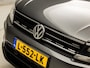 Volkswagen Tiguan 1.4 TSI Sportline (APPLE CARPLAY, GROOT NAVI, CLIMATE, STOELVERWARMING, ADAPTIVE CRUISE, SPORTSTOELEN, TREKHAAK, PARKEERSENSOREN, NIEUWSTAAT)
