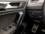Volkswagen Tiguan 1.4 TSI Sportline (APPLE CARPLAY, GROOT NAVI, CLIMATE, STOELVERWARMING, ADAPTIVE CRUISE, SPORTSTOELEN, TREKHAAK, PARKEERSENSOREN, NIEUWSTAAT)