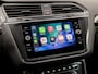 Volkswagen Tiguan 1.4 TSI Sportline (APPLE CARPLAY, GROOT NAVI, CLIMATE, STOELVERWARMING, ADAPTIVE CRUISE, SPORTSTOELEN, TREKHAAK, PARKEERSENSOREN, NIEUWSTAAT)