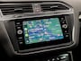 Volkswagen Tiguan 1.4 TSI Sportline (APPLE CARPLAY, GROOT NAVI, CLIMATE, STOELVERWARMING, ADAPTIVE CRUISE, SPORTSTOELEN, TREKHAAK, PARKEERSENSOREN, NIEUWSTAAT)