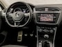 Volkswagen Tiguan 1.4 TSI Sportline (APPLE CARPLAY, GROOT NAVI, CLIMATE, STOELVERWARMING, ADAPTIVE CRUISE, SPORTSTOELEN, TREKHAAK, PARKEERSENSOREN, NIEUWSTAAT)