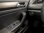 Volkswagen T-Roc 1.0 TSI Sport (APPLE CARPLAY, GROOT NAVI, ADAPTIVE CRUISE, PARKEERSENSOREN, SPORTSTOELEN, LANE ASSIST, NIEUWE APK, NIEUWSTAAT)