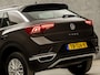 Volkswagen T-Roc 1.0 TSI Sport (APPLE CARPLAY, GROOT NAVI, ADAPTIVE CRUISE, PARKEERSENSOREN, SPORTSTOELEN, LANE ASSIST, NIEUWE APK, NIEUWSTAAT)