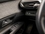 Peugeot 5008 1.2 PureTech Allure Sport 7 Persoons 131Pk Automaat (APPLE CARPLAY, GROOT NAVI, LEDER, PARKEERSENSOREN, SPORTSTOELEN, GETINT GLAS, LANE ASSIST, CRUISE, NIEUWE APK, NIEUWSTAAT)