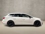 SEAT Leon 1.0 TSI Sport Automaat (FULL OPTION, VIRTUAL COCKPIT, APPLE CARPLAY, NAVIGATIE, LEDER, CAMERA, SPORTSTOELEN, STOELVERWARMING, GETINT GLAS, LED KOPLAMPEN, NIEUWSTAAT)