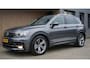 Volkswagen Tiguan 1.4 TSI 150PK R-Line & Highline Pano.Dak Leder Virtual Trekhaak 360-view 19inch LM *Unieke Tiguan* 61027km!