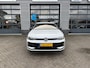 Volkswagen Passat Variant 1.5 eTSI R-Line Edition | Trekhaak | Panoramadak | Eletrische A-klep | Head up Display | Stoel-Stuur verwarming | Matrix lead koplampen |
