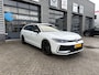 Volkswagen Passat Variant 1.5 eTSI R-Line Edition | Trekhaak | Panoramadak | Eletrische A-klep | Head up Display | Stoel-Stuur verwarming | Matrix lead koplampen |
