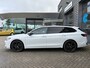 Volkswagen Passat Variant 1.5 eTSI R-Line Edition | Trekhaak | Panoramadak | Eletrische A-klep | Head up Display | Stoel-Stuur verwarming | Matrix lead koplampen |