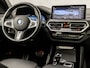 BMW X3 xDrive30e M Sport High Executive 293Pk Automaat (PANORAMADAK, M PAKKET, HEAD-UP DISPLAY, APPLE CARPLAY, 360 CAMERA, STUUR/STOELVERWARMING, ADAPTIVE CRUISE, SFEERVERLICHTING, NIEUWSTAAT)