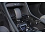 Volvo XC40 B3 Plus Black Edition - Panorama/schuifdak - IntelliSafe Assist & Surround - 360º Camera - Harman/Kardon audio - Verwarmde voorstoelen & stuur - Parkeersensoren voor & achter - Elektr. bedienb. voorstoelen met geheugen links - Draadloze tel. lader - Extra getint glas - 20' LMV