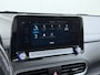 Hyundai Kona Electric EV 64kWh 204pk SOH 100% Premium Schuif-/Kanteldak Leer Warmtepomp Head-Up Display Apple Carplay Android Navi Camera Elektr.Stoelen+Leer+Verwarmd+Gekoeld Adaptive Cruise/Stop&Go Zelfsturend Multimedia Forward-Collision-Avoidance-Assist (FCA)Led Keyless DAB Pdc Subwoofer Bluetooth Dodehoek detector Privacy Glas Rijstrooksensor 1e Eigenaar Origineel Nederlandse Auto Volledig Dealeronderhouden