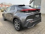Toyota C-HR HYBRID 140 FIRST EDITION STOEL/STUURVERW BLIND-SPOT PARK-SENSOREN NAVI APPLE/ANDROID EL-ACHTERKLEP