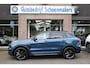 Lynk & Co 01 1.5 MY23! FULL BLACKLINE MET ZWARTE-HEMEL ROLHOES 360-CAMERA PANO/SCHUIF INFINITY DAB NAVI CARPLAY STOELVERWARMING ELEK.ACHTERKLEP 20"LMV