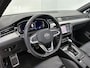 Volkswagen Passat 1.5 TSI R-Line | 150 PK | Automaat | Leder | Trekhaak | Digital Cockpit PRO | Navigatie PRO (Groot Scherm) | Panorama Dak | Keyless | 360* Camara (Helicopter) | Stoelverwarming