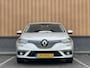 Renault Megane 1.2 TCe Bose | Sfeerverlichting | Lane Assist | Dodehoeksensor | Head-Up Display | Trekhaak | Camera | Automatisch Inparkeren | Navigatie | Massage Stoel | DAB |