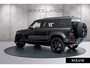 Land Rover Defender 110 P300e Dynamic SE Edition | Panoramadak | Cold Climate Pack | 22" Gloss Black Santorini Black/Ebony
