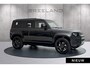 Land Rover Defender 110 P300e 110 Dynamic SE Edition | Panoramadak | Cold Climate Pack | 22" Gloss Black Santorini Black/Ebony