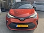 Toyota C-HR 2.0 Hybrid LAUNCH EDITION TREKHAAK LEDER JBL-AUDIO BLIND SPOT APPLE/ANDROID LED CAMERA PARK-SENSOREN NL-AUTO 1E-EIG