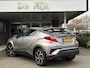 Toyota C-HR 1.8 Hybrid Bi-Tone Plus | Leder, Navi, Camera, Cruise, Stoel+Stuurverw., Climate | Dealeronderhouden |