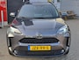 Toyota Yaris Cross 1.5 Hybrid 115 First Edition APPLE/ANDROID STOEL/STUURVERWARMING NAVI AD-CRUISE PRIVACY-GLASS 17"LM-VELGEN