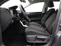 Volkswagen Polo 1.0 TSI Life | 95 PK | Airco | Digital Cockpit | Parkeersensoren Voor + Achter | Trekhaak (Afneembaar) | App Connect