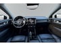Volvo XC40 Plug-in Hybrid T5 Plus Dark | Facelift | Adaptive cruise control | Lederen bekleding | Stoel- en stuurverwarming | Harman Kardon audio | Navigatie | Apple Carplay / Android Auto | 19 inch velgen | Voorruitverwarming | Dode hoek detectie BLIS | Getint glas |