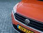 Volkswagen T-Roc 1.5 TSI Sport | Trekhaak | Beats Premium Audio | Stoelverwarming | Dode Hoek Detectie | Virtual Cockpit | Adaptieve Cruise Control | Climate Control | Camera | Parkeer Assist | Flippers | Two-Tone Metallic |