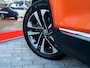Volkswagen T-Roc 1.5 TSI Sport | Trekhaak | Beats Premium Audio | Stoelverwarming | Dode Hoek Detectie | Virtual Cockpit | Adaptieve Cruise Control | Climate Control | Camera | Parkeer Assist | Flippers | Two-Tone Metallic |