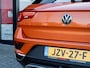 Volkswagen T-Roc 1.5 TSI Sport | Trekhaak | Beats Premium Audio | Stoelverwarming | Dode Hoek Detectie | Virtual Cockpit | Adaptieve Cruise Control | Climate Control | Camera | Parkeer Assist | Flippers | Two-Tone Metallic |