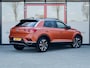 Volkswagen T-Roc 1.5 TSI Sport | Trekhaak | Beats Premium Audio | Stoelverwarming | Dode Hoek Detectie | Virtual Cockpit | Adaptieve Cruise Control | Climate Control | Camera | Parkeer Assist | Flippers | Two-Tone Metallic |