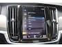 Volvo V90 B5 Inscription | Trekhaak | Bowers & Wilkins | Geventileerde Stoelen incl. Massagefunctie | Panoramadak | Adaptieve Cruise Control | Apple Carplay | Navigatie | 20'' Lichtmetalen Velgen | Power Seats