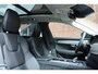 Volvo V90 B5 Inscription | Trekhaak | Bowers & Wilkins | Geventileerde Stoelen incl. Massagefunctie | Panoramadak | Adaptieve Cruise Control | Apple Carplay | Navigatie | 20'' Lichtmetalen Velgen | Power Seats