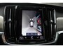 Volvo V90 B5 Inscription | Trekhaak | Bowers & Wilkins | Geventileerde Stoelen incl. Massagefunctie | Panoramadak | Adaptieve Cruise Control | Apple Carplay | Navigatie | 20'' Lichtmetalen Velgen | Power Seats