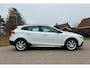 Volvo V40 Cross Country 2.0 D4 Nordic+ Automaat Panodak Leder Clima Stoelverwarming Trekhaak PDC Camera NAP Perfect Onderhouden