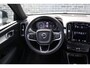 Volvo XC40 1.5 T4 Plug-in Hybrid Plus Dark | Plug-in Hybrid (PHEV) | Facelift | Panoramadak | Harman Kardon audio | Elektrische stoelverstelling | Stoel- en stuurverwarming | Cruise control | Navigatie | Apple Carplay / Android Auto |