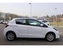 Toyota Yaris 1.3 VVT-i ASPIRATION 5-DEURS LM-VELGEN AIRCO CAMERA CRUISE TREKHAAK 6-SPEED