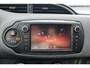 Toyota Yaris 1.3 VVT-i ASPIRATION 5-DEURS LM-VELGEN AIRCO CAMERA CRUISE TREKHAAK 6-SPEED