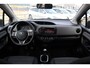 Toyota Yaris 1.3 VVT-i ASPIRATION 5-DEURS LM-VELGEN AIRCO CAMERA CRUISE TREKHAAK 6-SPEED