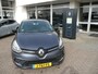 Renault Clio TCe 90 5drs. Limited PARK ASSIST ACHTER/ PACK COMFORT/ PACK ELECTRIC/ LM VELGEN MET 4 SEIZOENSBANDEN/ PRIVACY GLAS ACHTER/ ETC..  ALTIJD DEALER ONDERHOUDEN! RIJKLAAR!