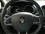 Renault Clio TCe 90 5drs. Limited PARK ASSIST ACHTER/ PACK COMFORT/ PACK ELECTRIC/ LM VELGEN MET 4 SEIZOENSBANDEN/ PRIVACY GLAS ACHTER/ ETC..  ALTIJD DEALER ONDERHOUDEN! RIJKLAAR!