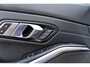 BMW 3-Serie Touring 330i xDrive M Sport / PANORAMADAK / HUD / 360 CAMERA / ALCANTARA