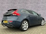 Volvo V40 1.6 T3 Summum | Trekhaak | Panorama dak | Adaptieve cruise control | Blis | 18"| Elektrisch verstelbare voorstoelen | Achteruitrijcamera |