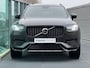 Volvo XC90 2.0 T8 Plug-in hybrid AWD Ultra Dark PHEV, Automaat, Luchtvering, Panoramadak, Bowers&Wilkins audio, 22 inch wielen, Trekhaak semi elektrisch inklapbaar, Gelaagde- en extra getinte zijruiten, Stoel- en stuurverwarming