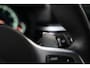 BMW 5-Serie Touring M550d 400pk xDrive High Executive M-Sportpakket /BTW-Auto/ Led-Koplamp/ Leder/ Sport-Stoelen/ Stoel.Verw/ Head-Up/ Keyless/ Harman&Kardon/ 360-Camera/ 20'' LMV