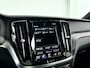 Volvo S60 B4 R-Design | Park Assist | Stoel- en Stuurverwarming | Cruise control | Elektrische stoelen