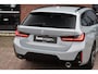BMW 3-Serie Touring 330e M-Sport Brooklyn Pano HUD 19inch HiFi